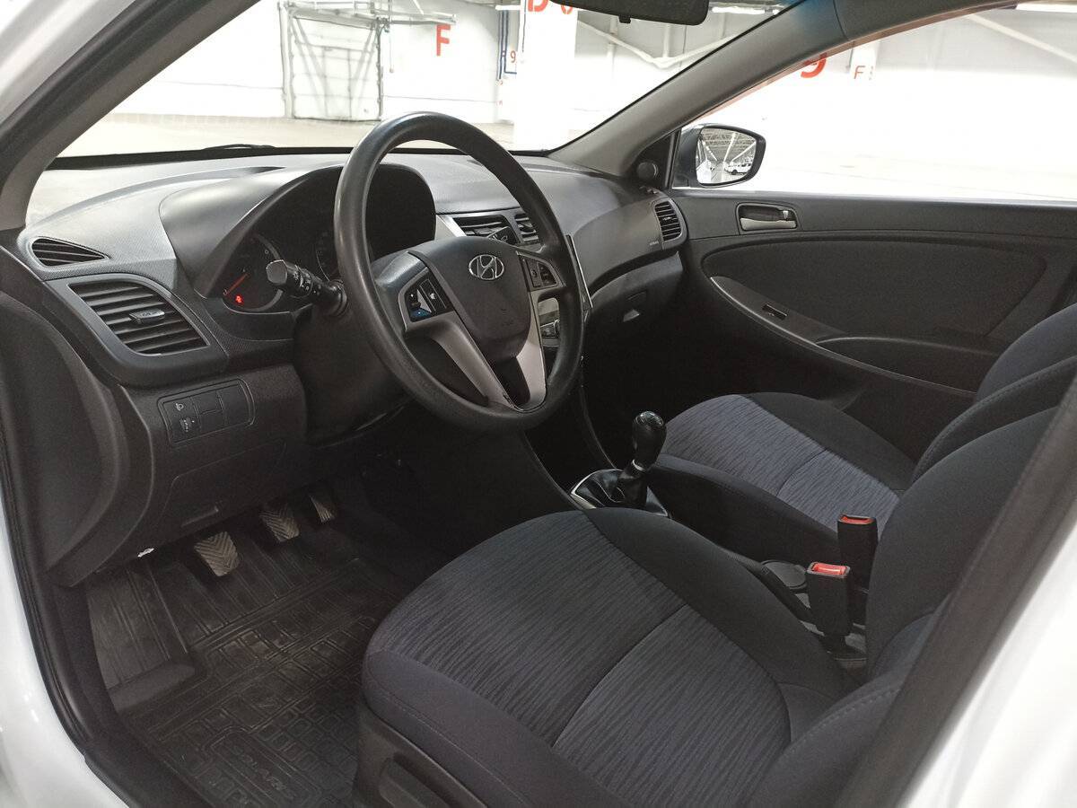 Hyundai Solaris 2015