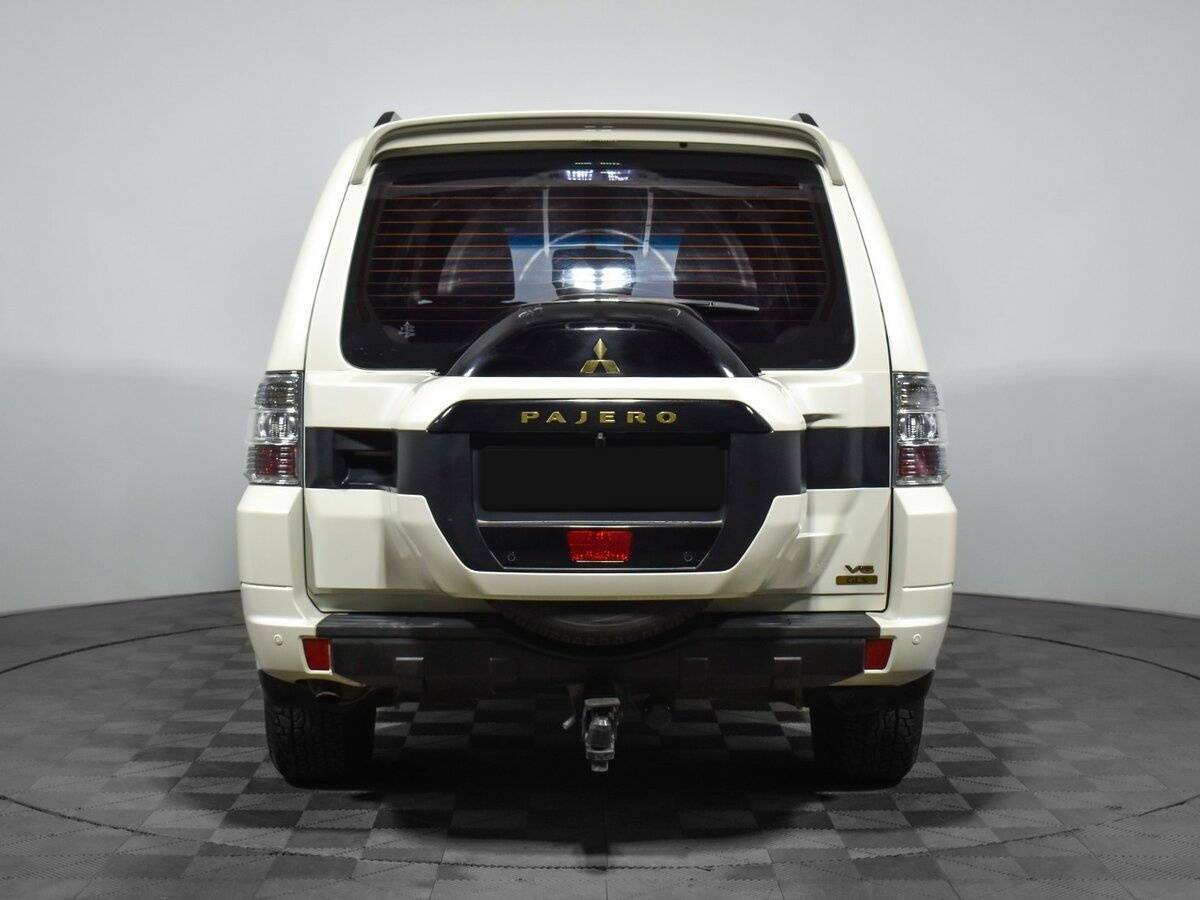 Mitsubishi Pajero 2022