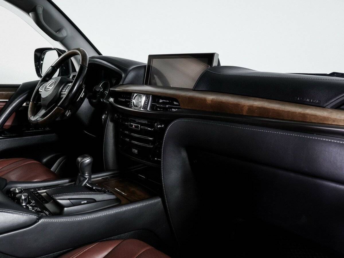 Lexus LX 2016