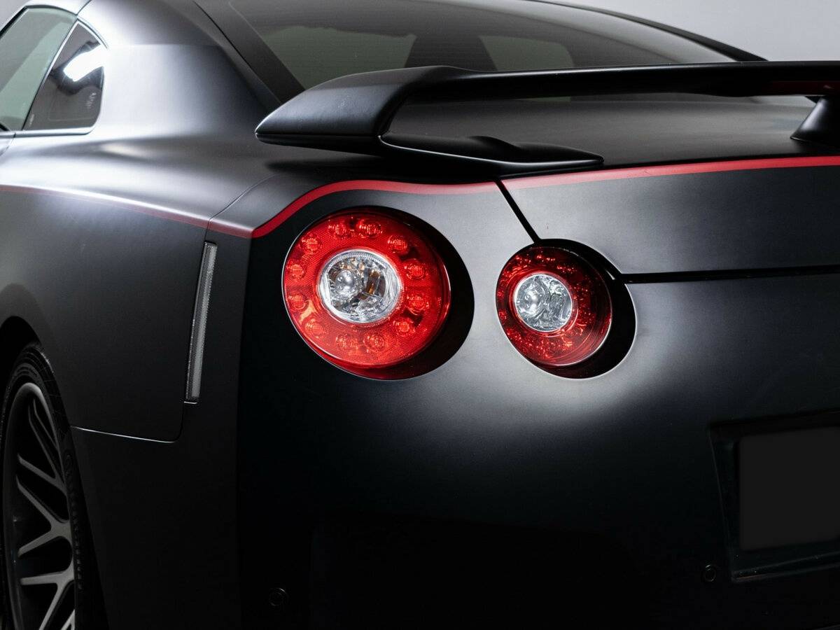 Nissan GT-R 2011