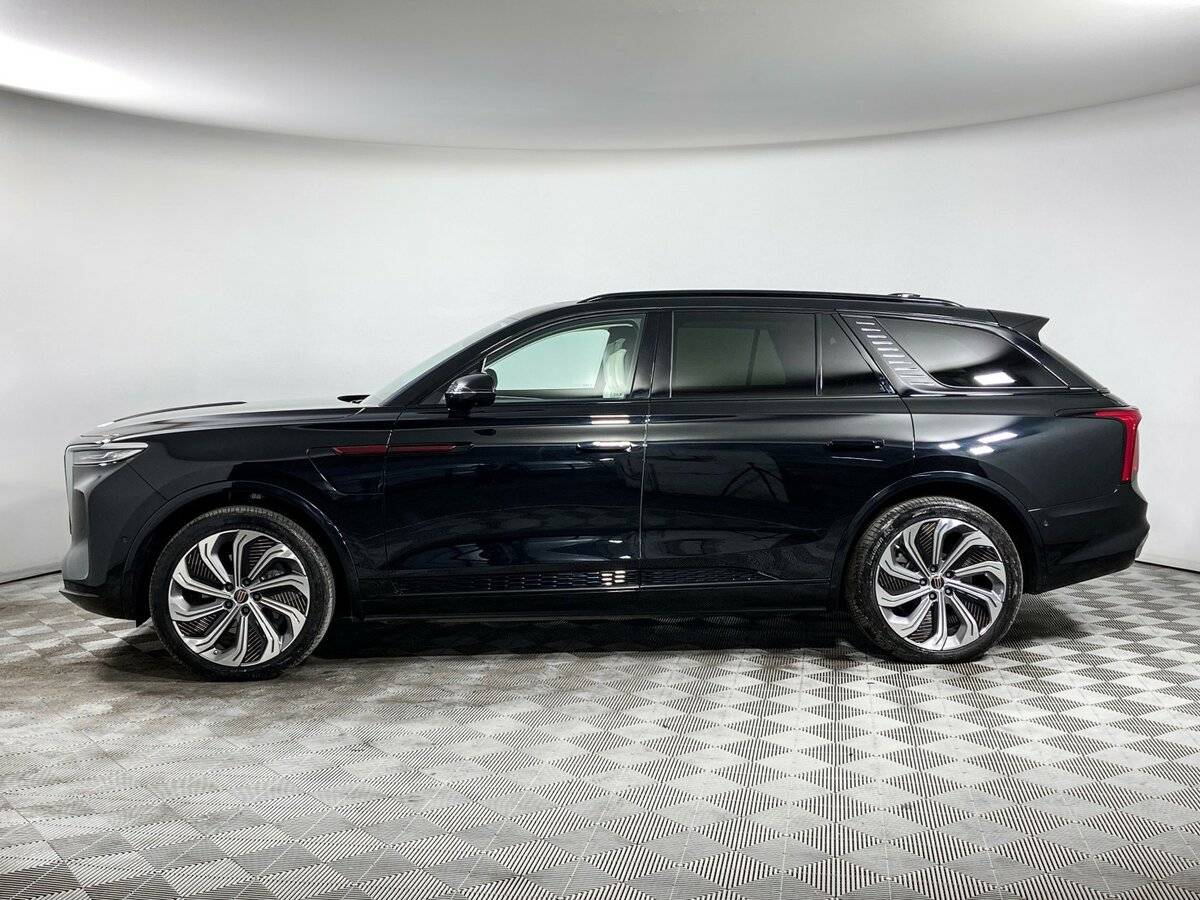 Hongqi E-HS9