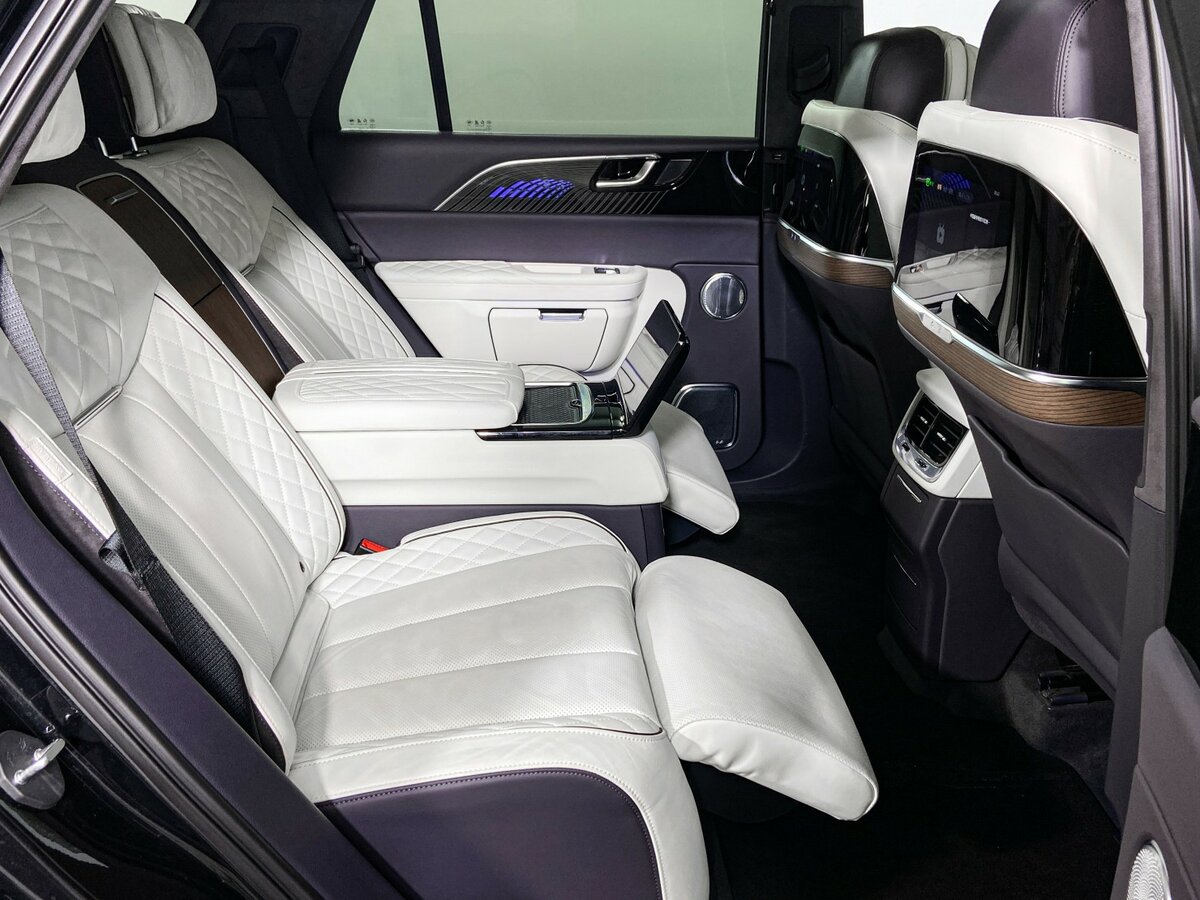 Hongqi E-HS9 2023