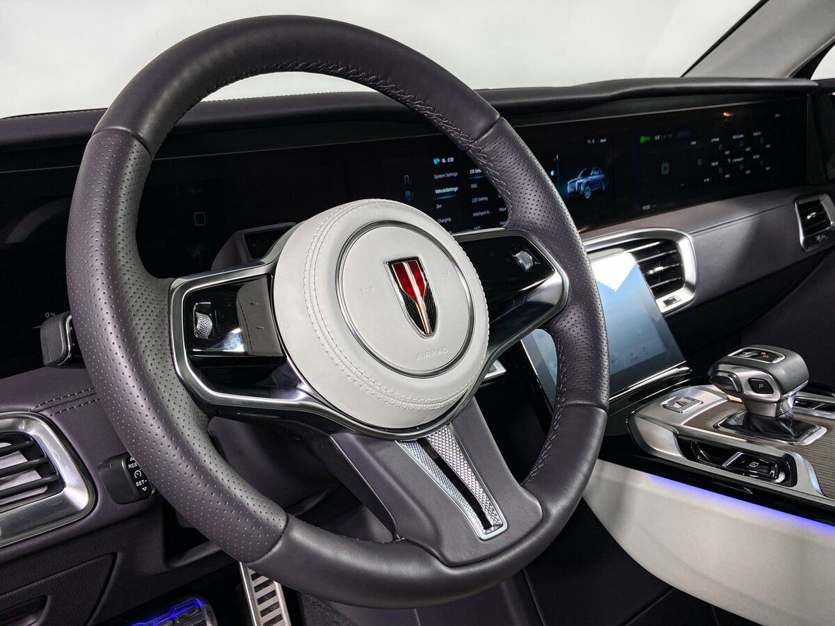 Hongqi E-HS9 2023