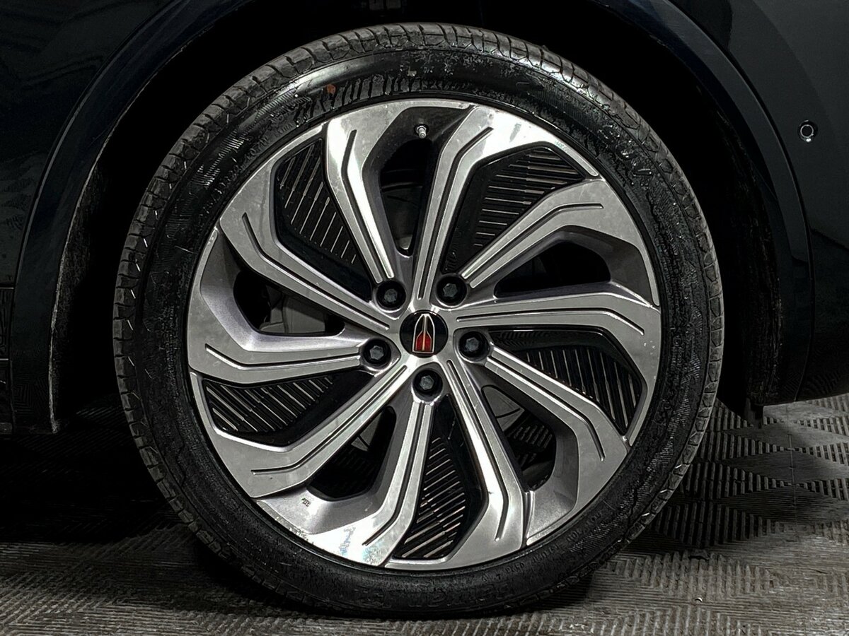 Hongqi E-HS9 2023