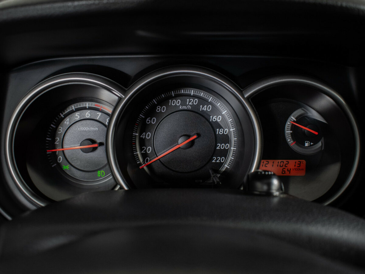 Nissan Tiida 2013