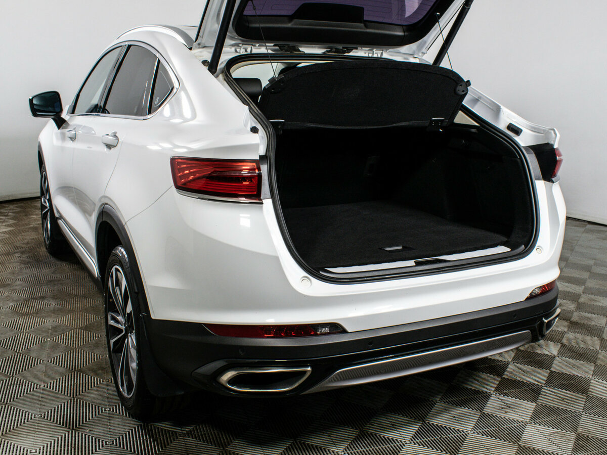 Geely Tugella 2022