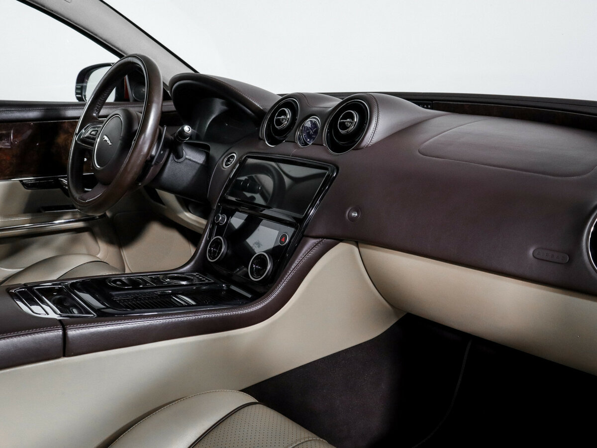 Jaguar XJ 2011