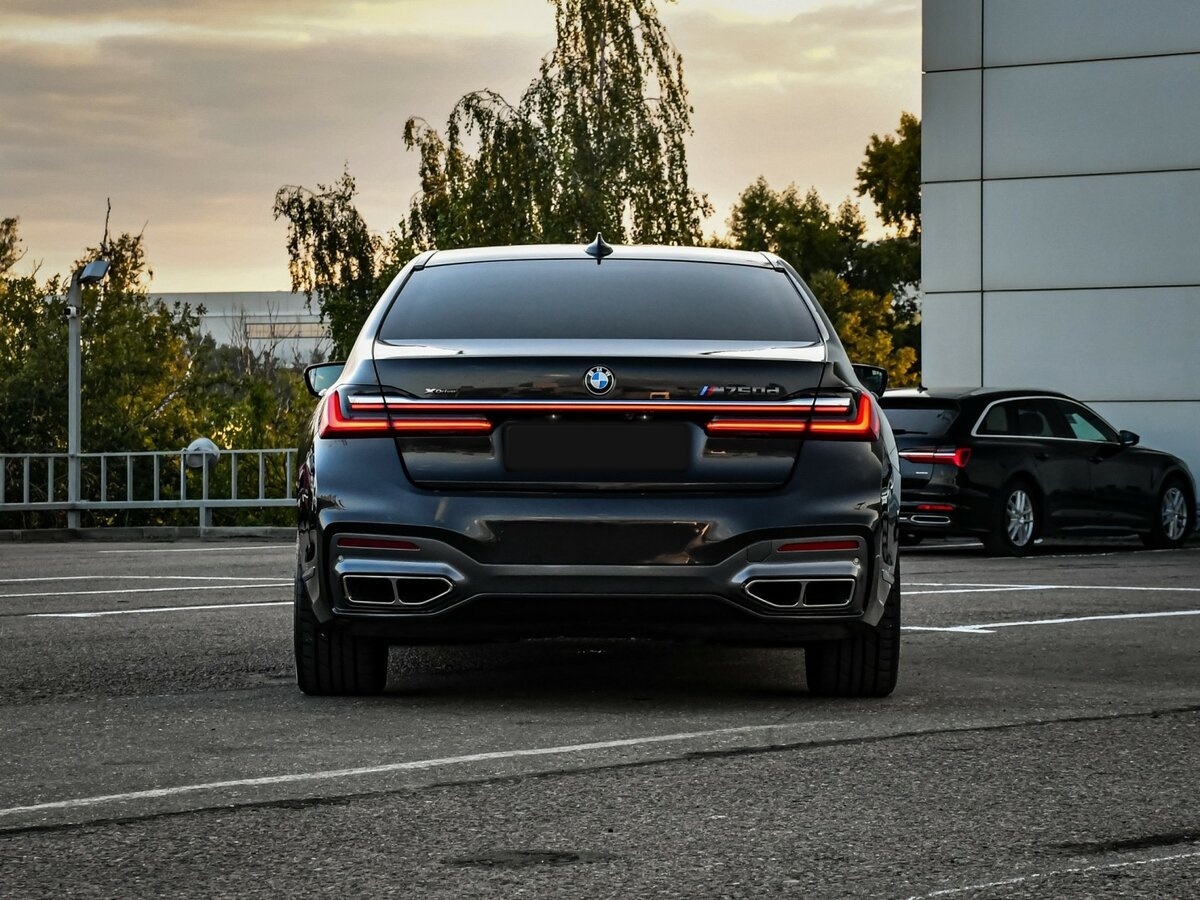 BMW 7 серии 2019