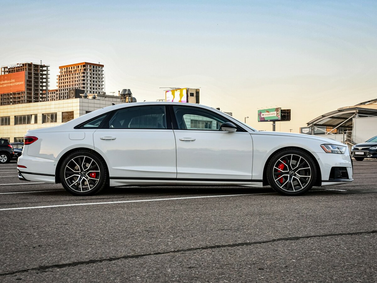 Audi S8