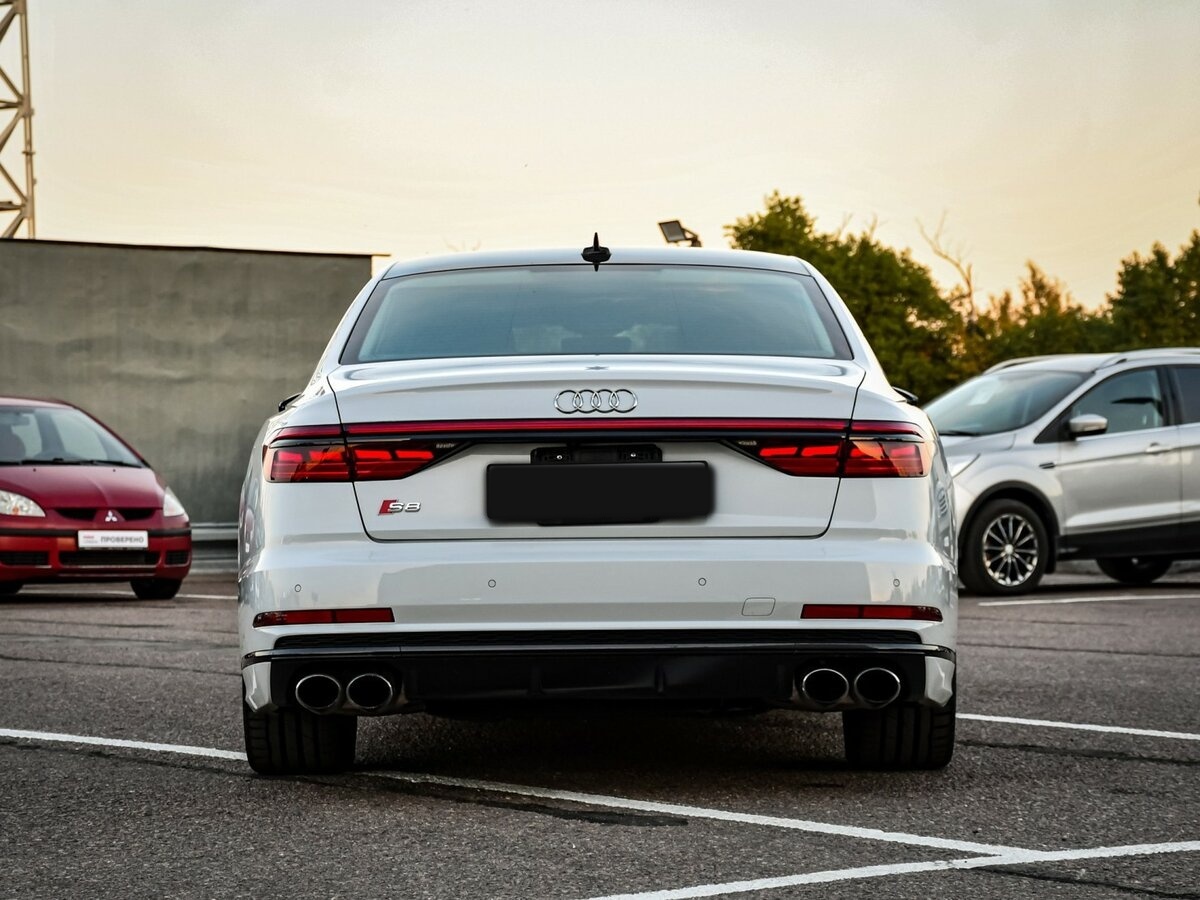 Audi S8