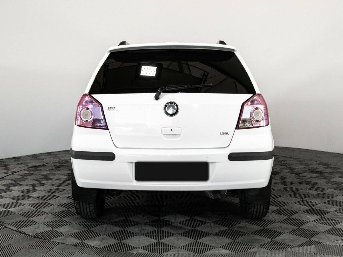 Geely MK Cross