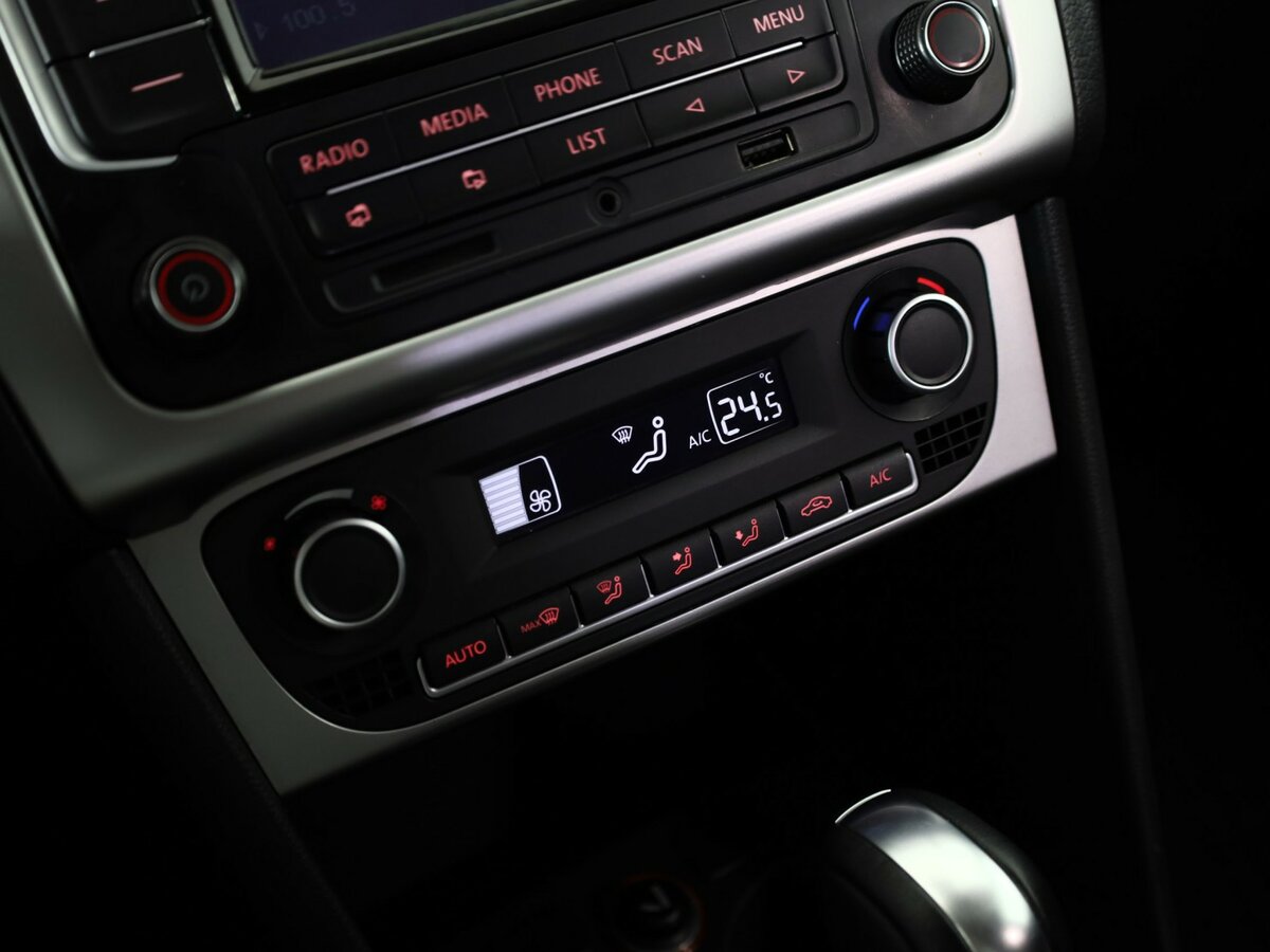 Volkswagen Polo 2015
