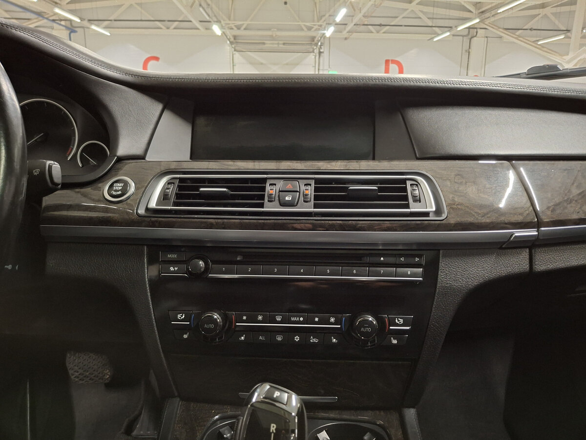 BMW 7 серии 2012