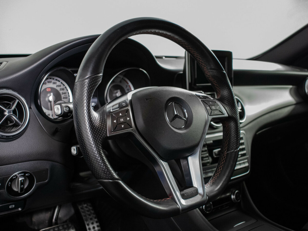 Mercedes-Benz GLA 2015