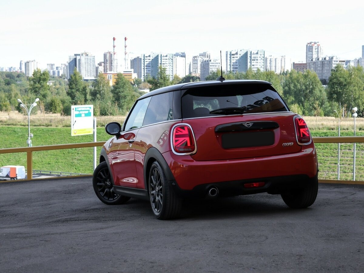 Mini Hatch 2021