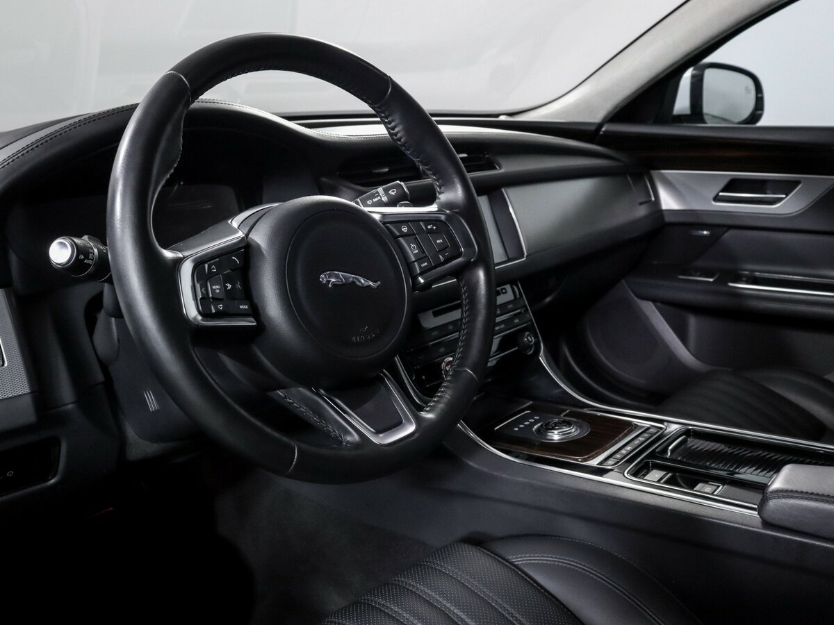 Jaguar XF 2018