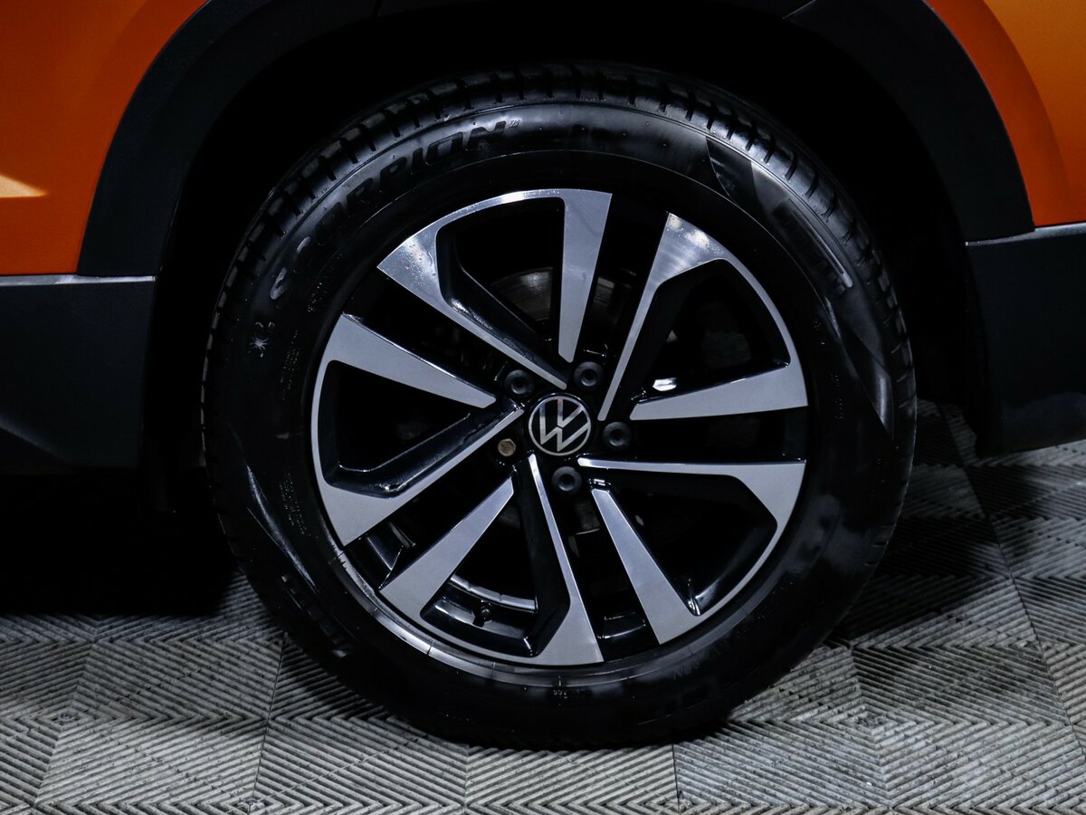 Volkswagen Taos 2021
