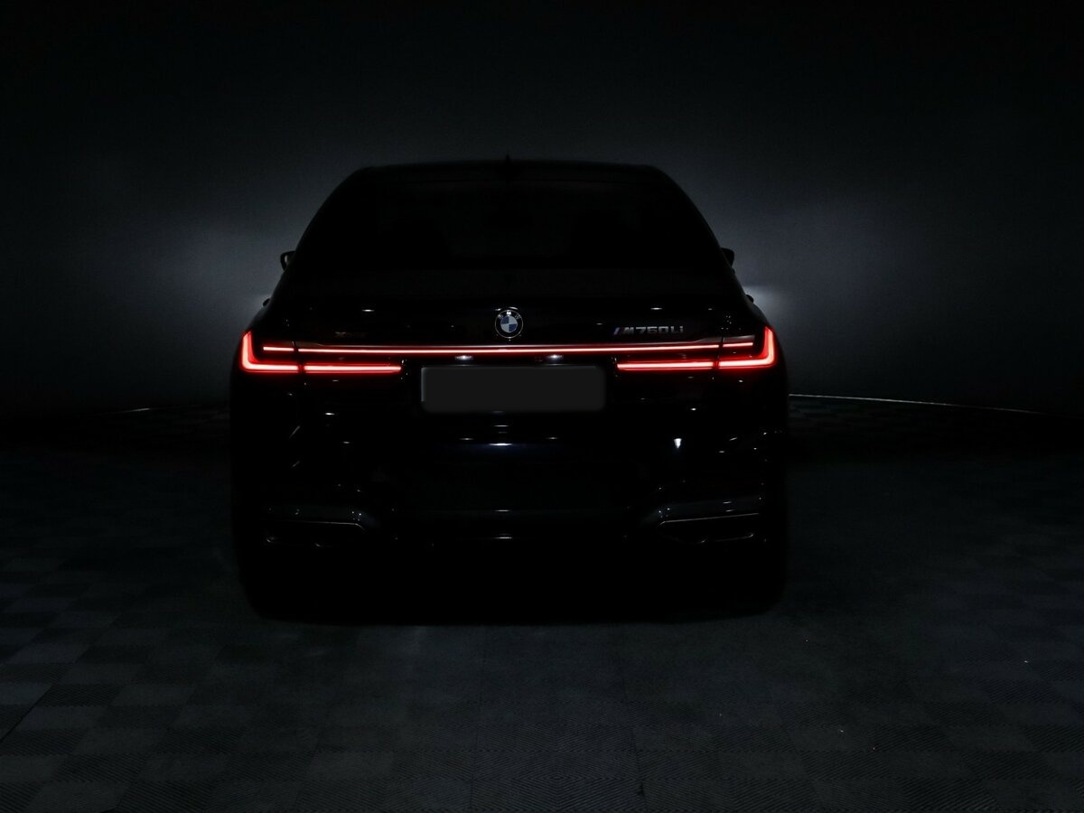 BMW 7 серии 2021