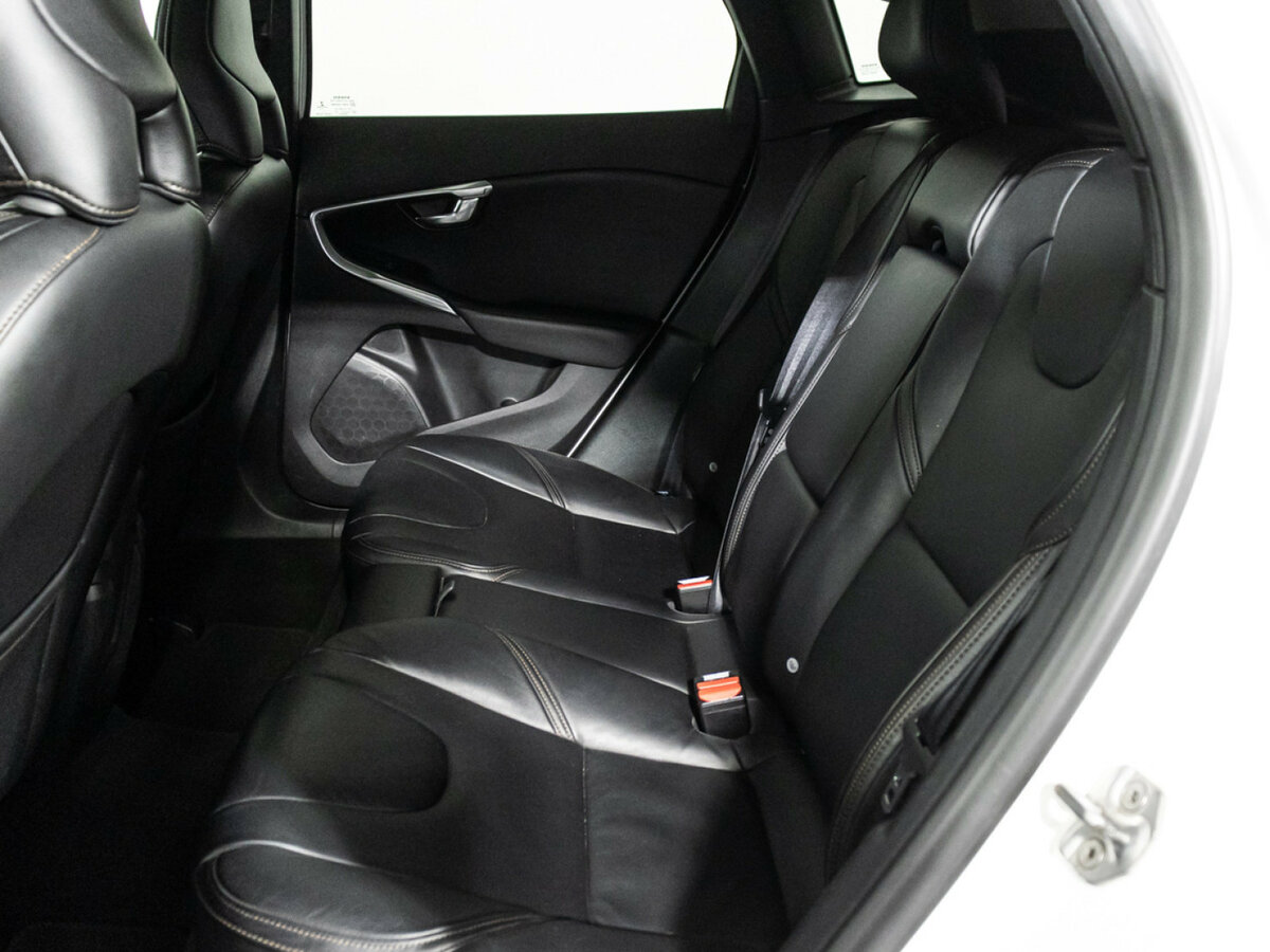 Volvo V40 Cross Country 2015