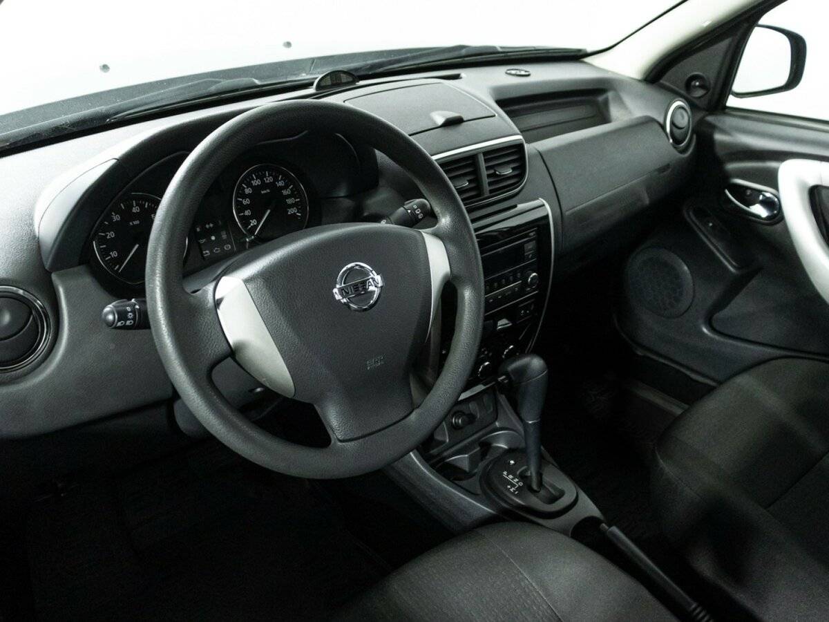 Nissan Terrano 2014