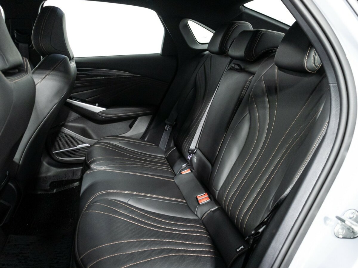 Geely Preface 2024