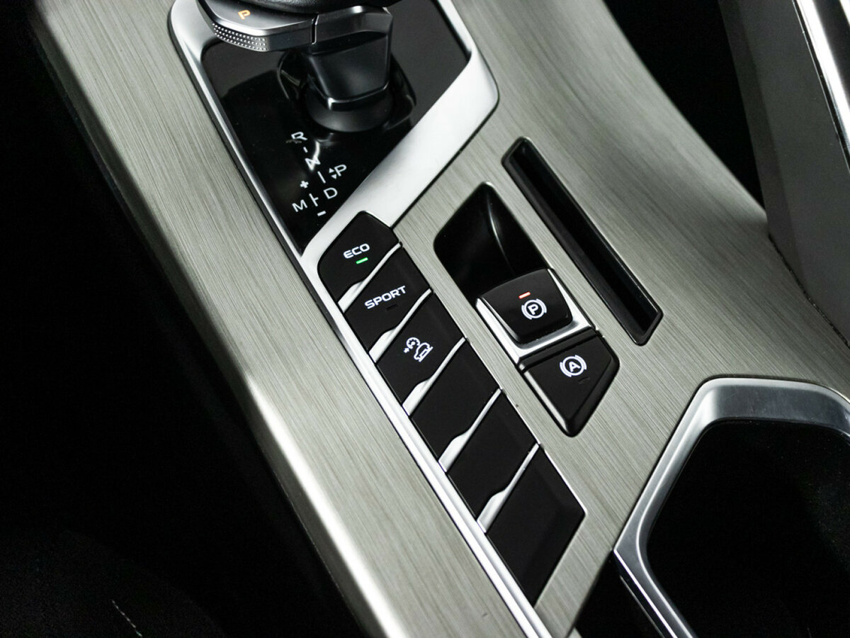 Geely Coolray 2022
