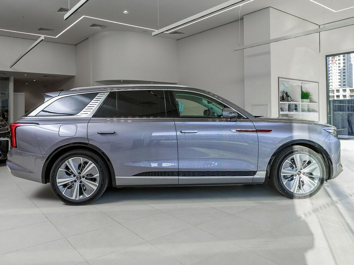 Hongqi E-HS9