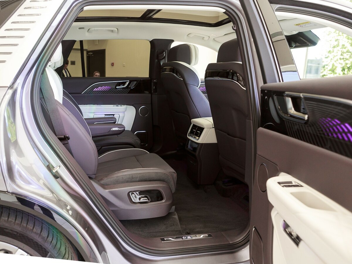Hongqi E-HS9 2022