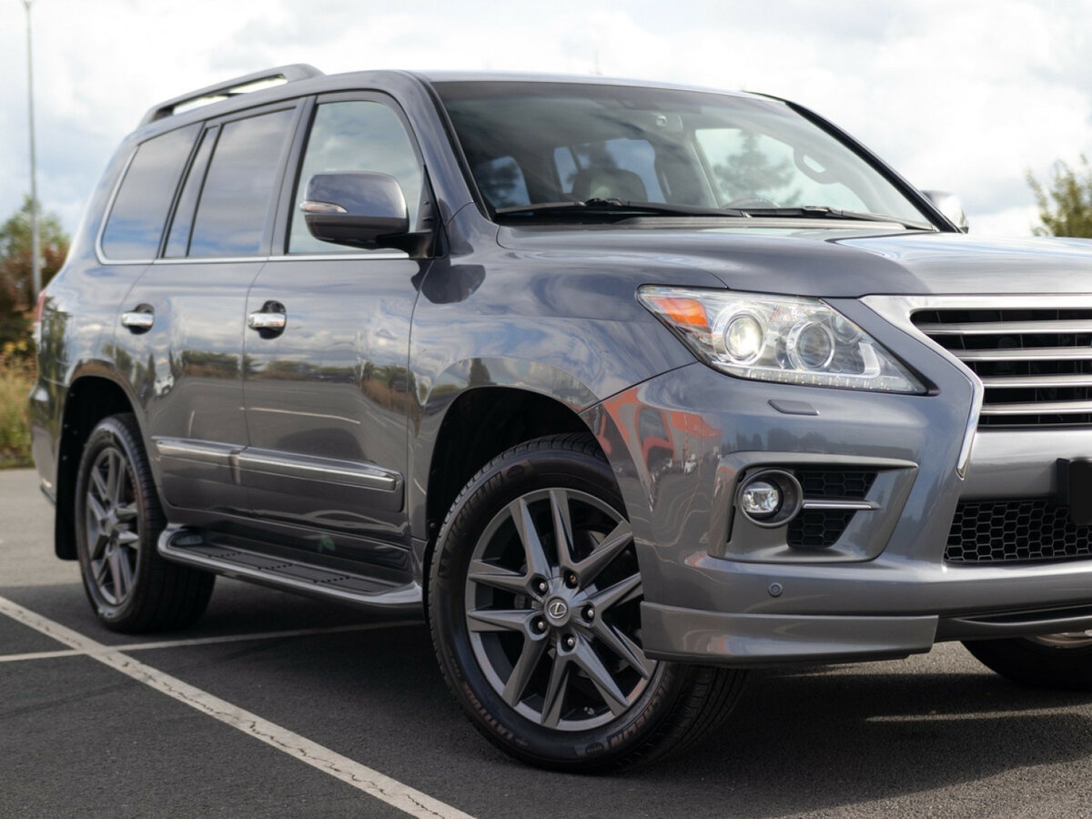 Lexus LX