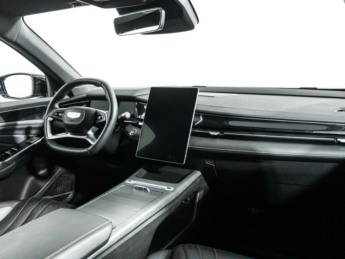Geely Preface 2024