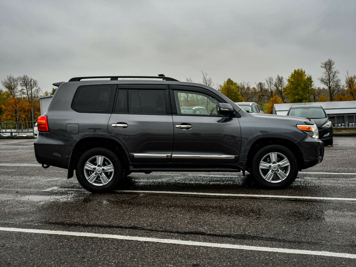 Toyota Land Cruiser 2012
