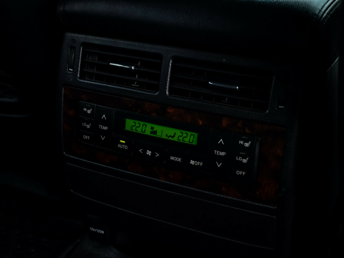Toyota Land Cruiser 2012