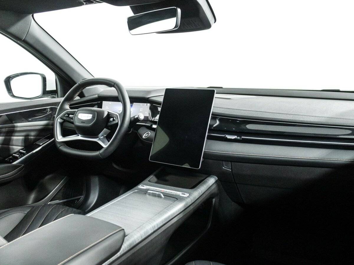 Geely Preface 2024