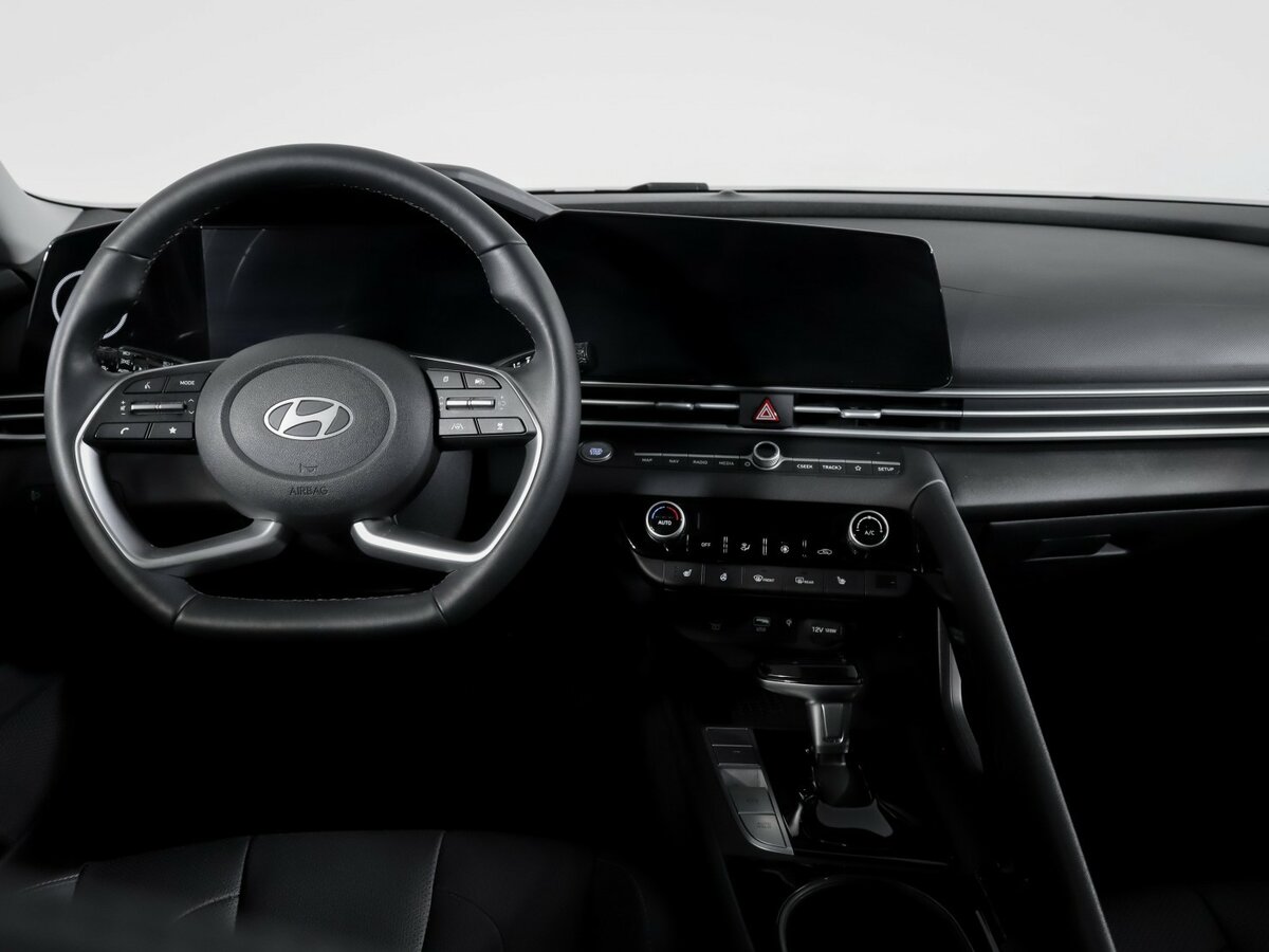 Hyundai Elantra 2023