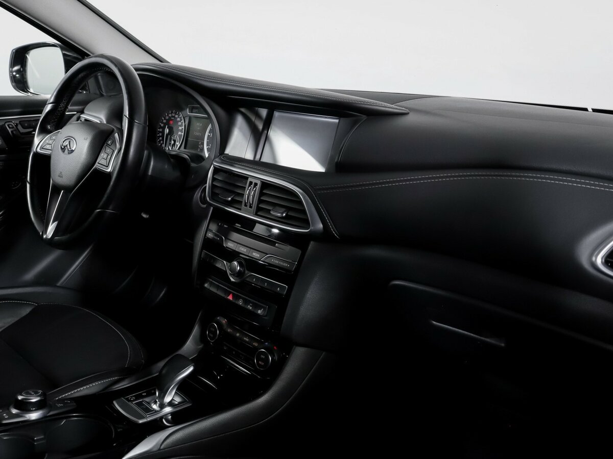 Infiniti Q30 2017