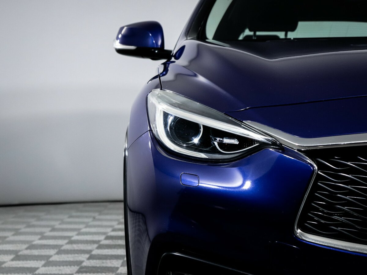 Infiniti Q30