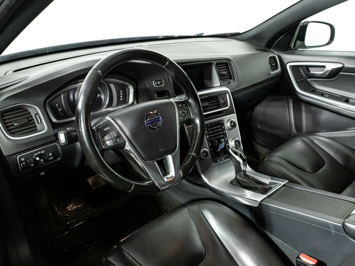 Volvo V60 Cross Country 2016