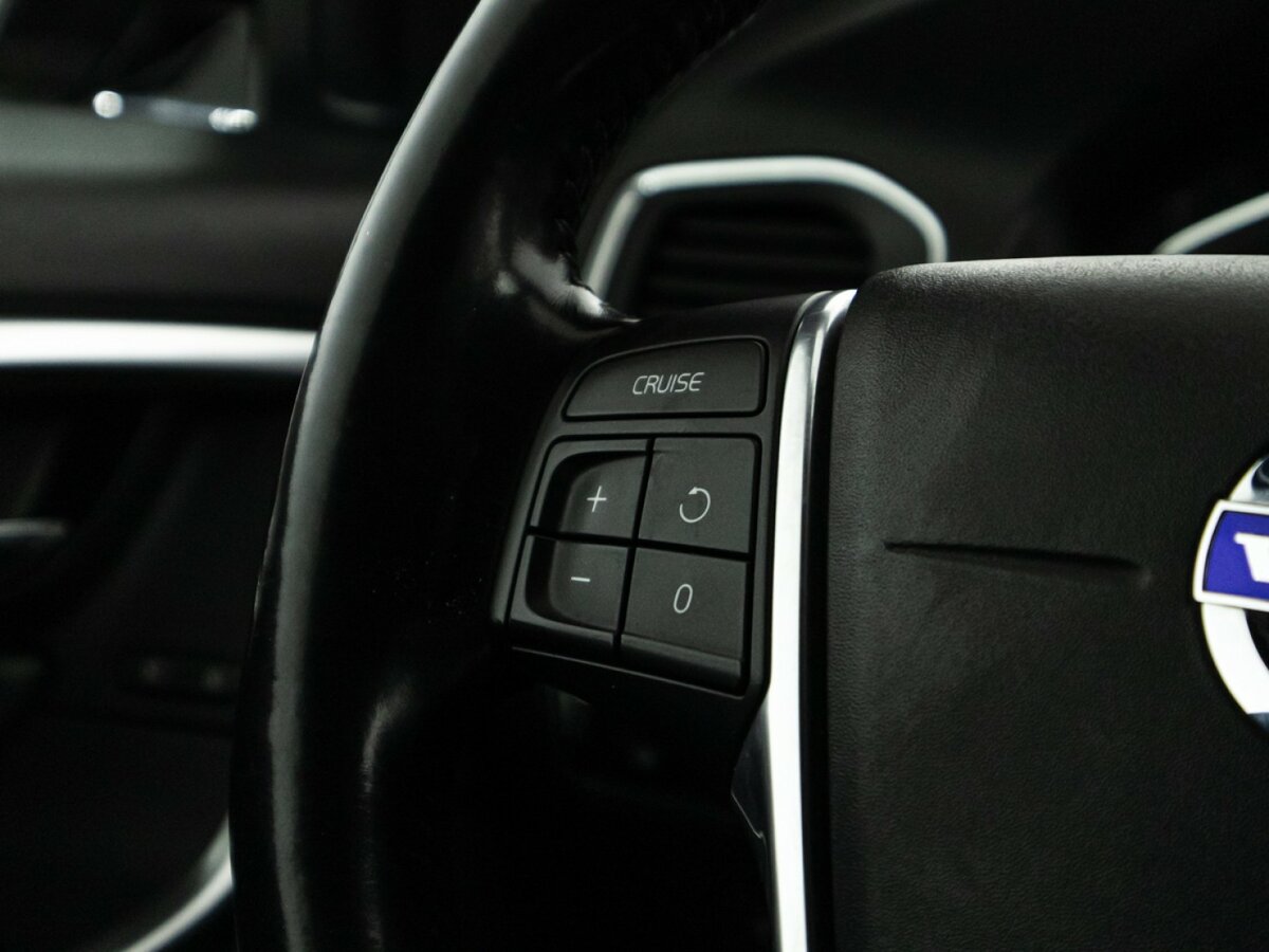 Volvo V60 Cross Country 2016