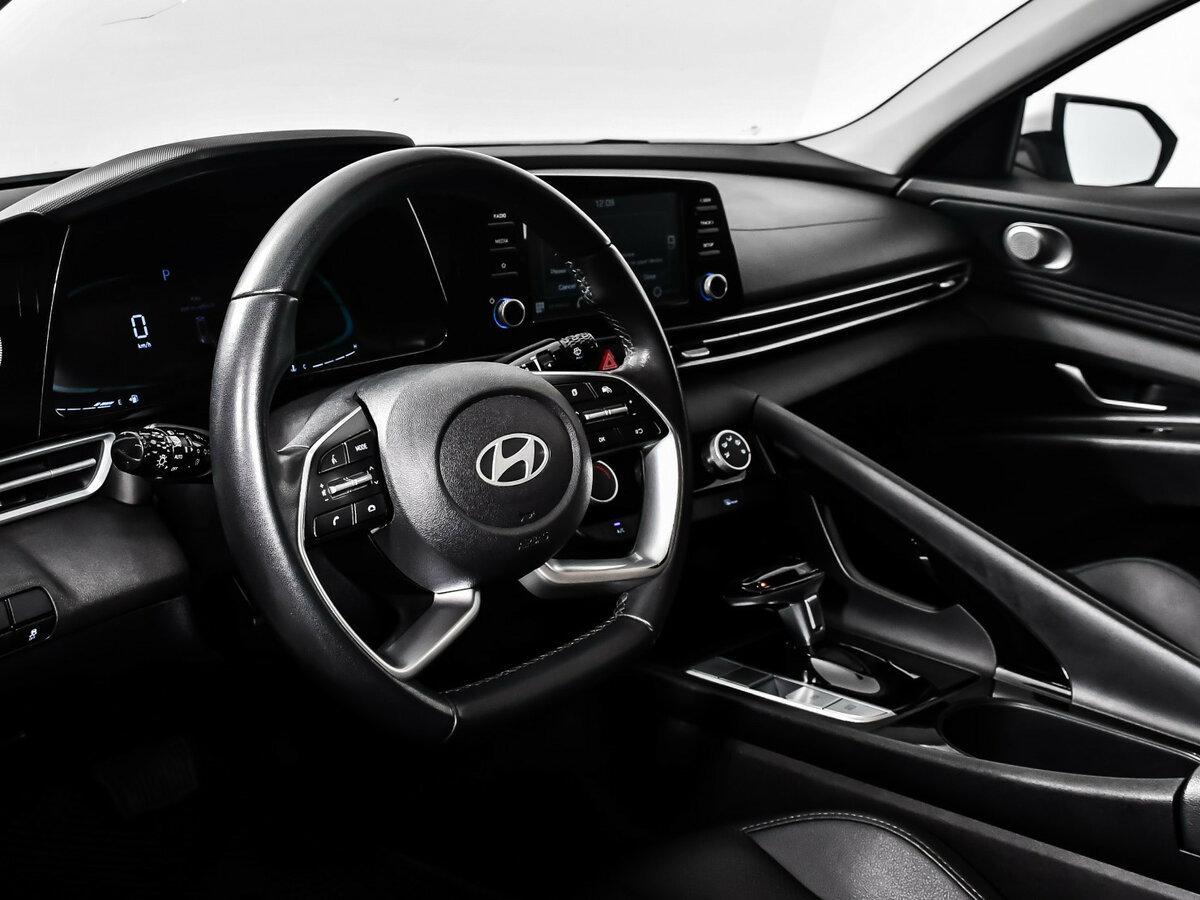 Hyundai Elantra 2023