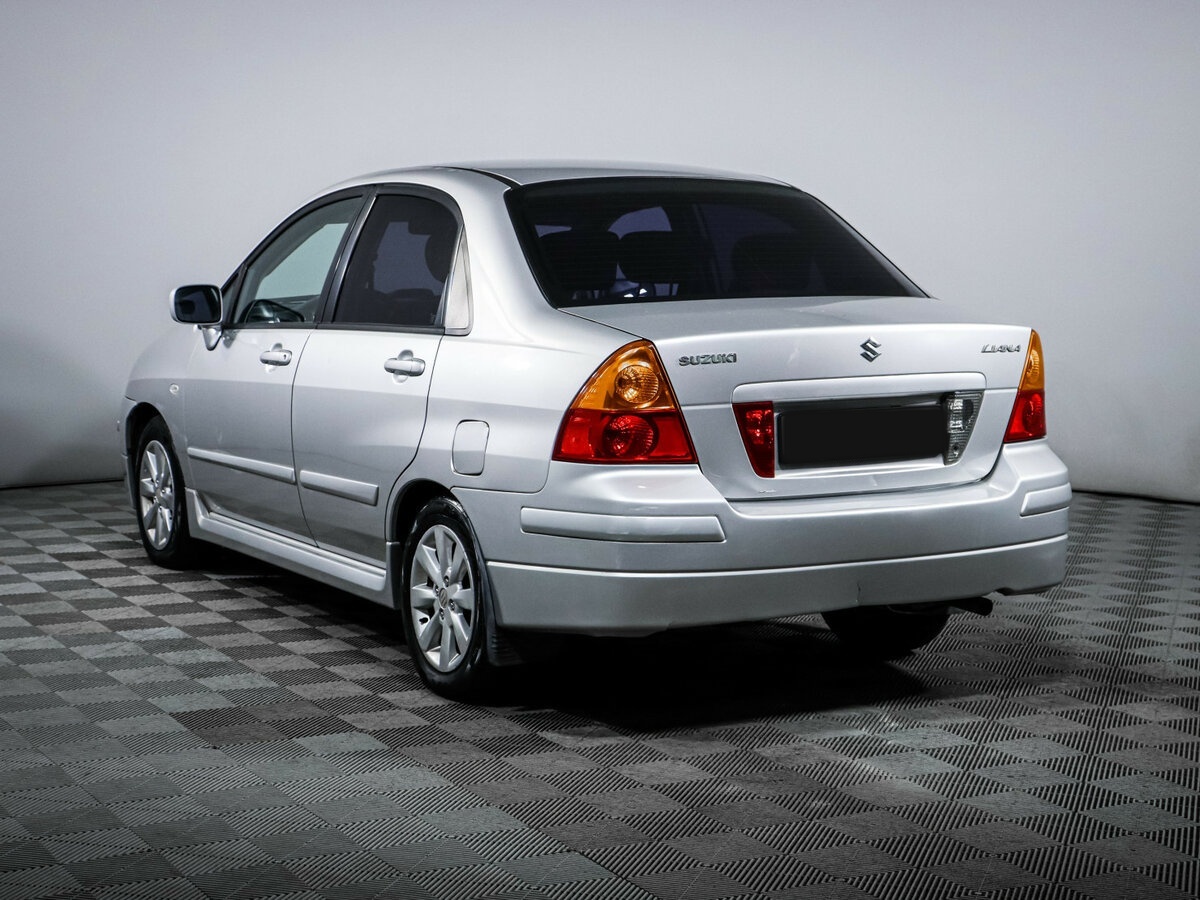 Suzuki Liana