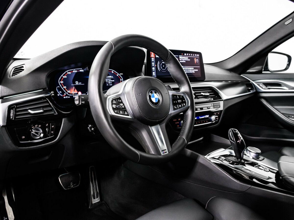 BMW 5 серии 2021