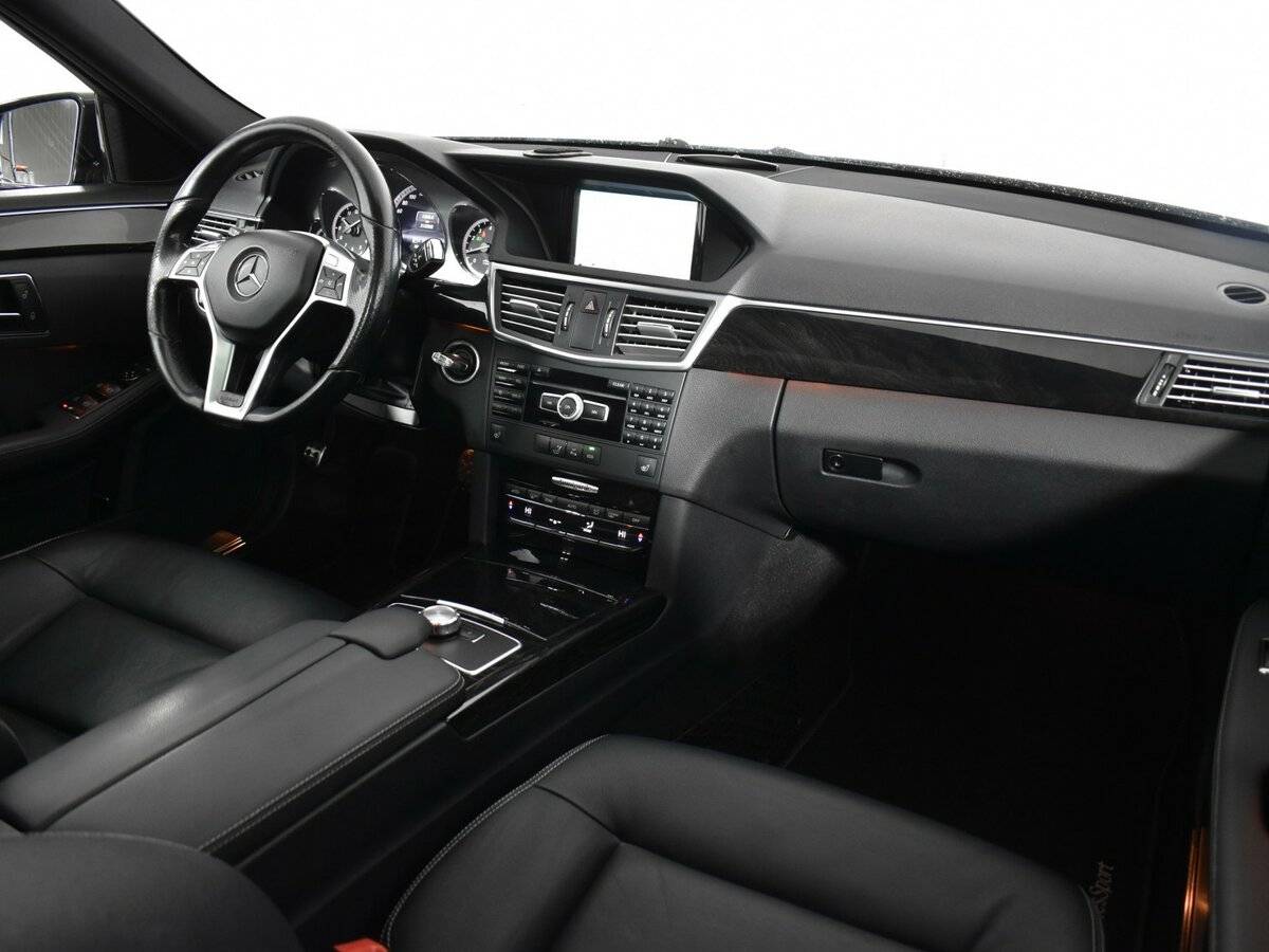 Mercedes-Benz E-Класс 2012
