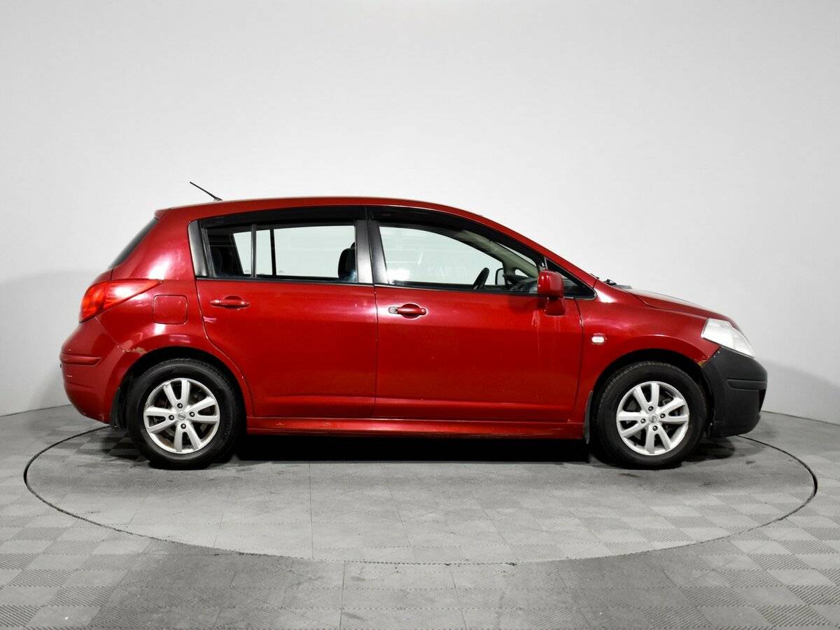 Nissan Tiida
