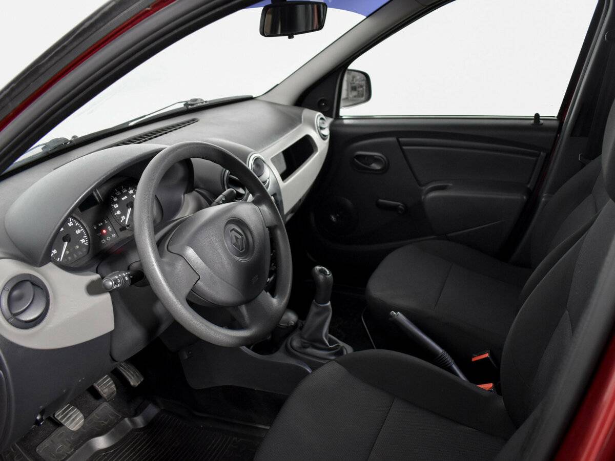 Renault Logan 2013