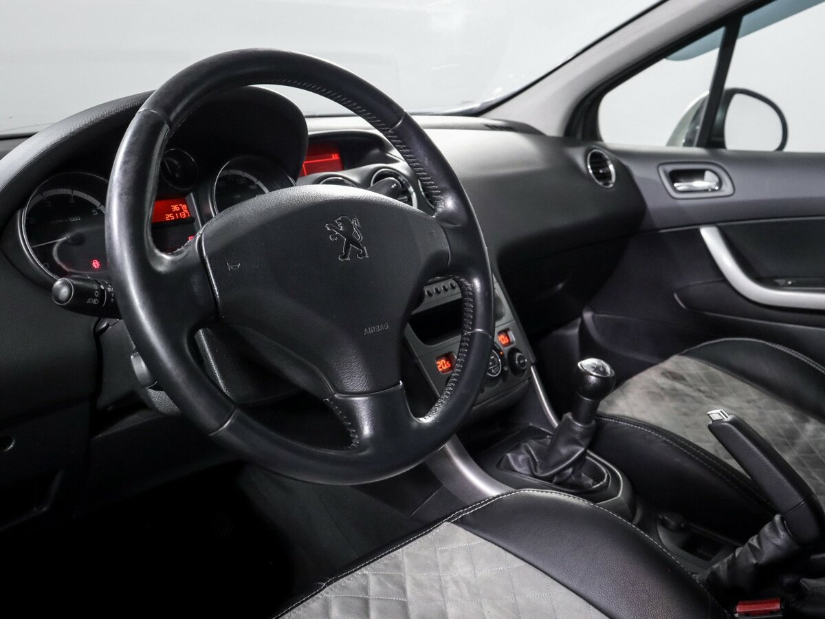 Peugeot 308 2011