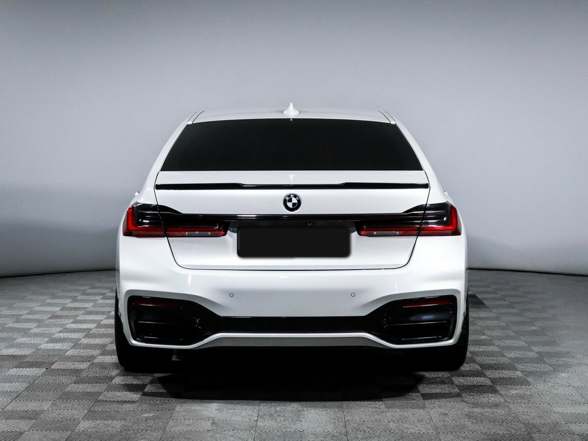 BMW 7 серии 2020