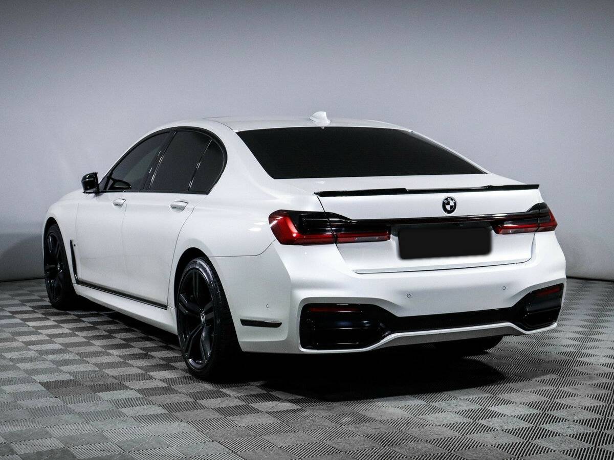 BMW 7 серии 2020