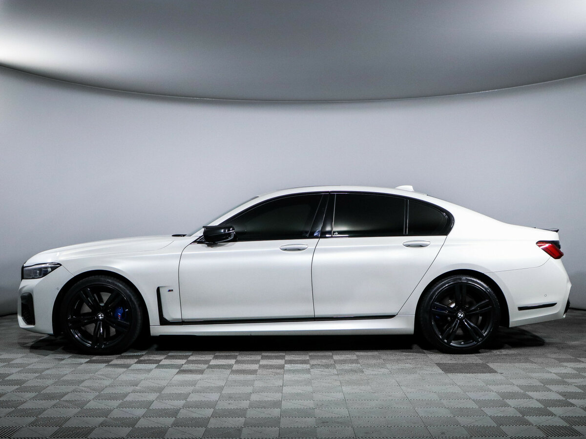 BMW 7 серии 2020