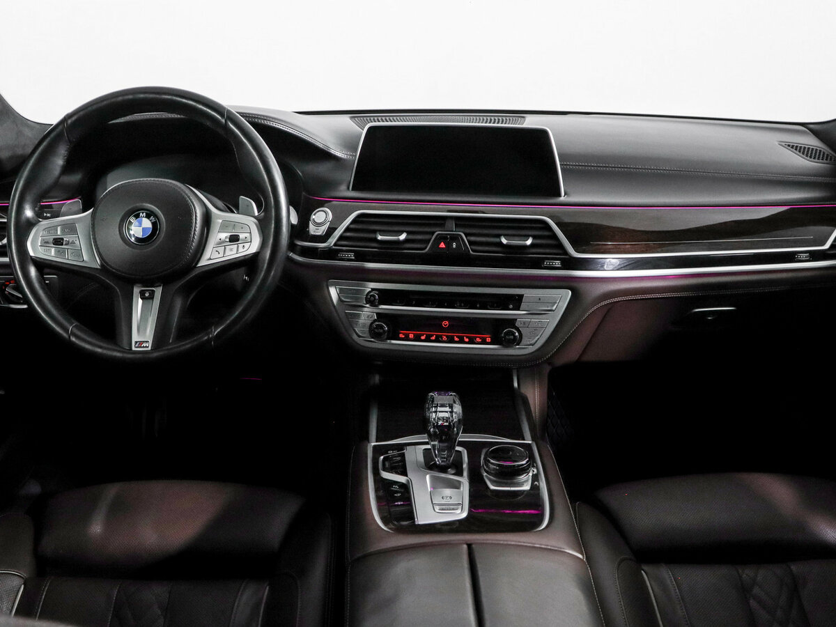 BMW 7 серии 2020