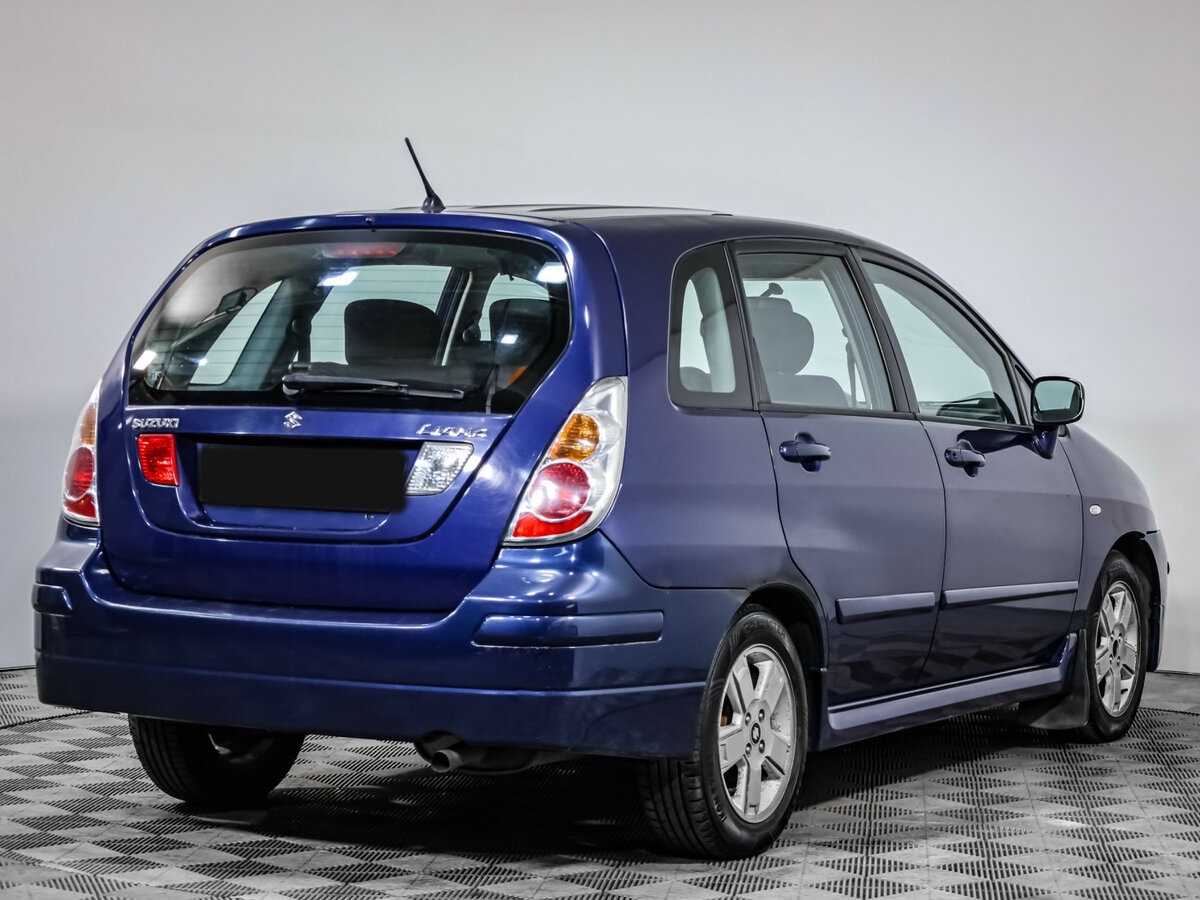Suzuki Liana